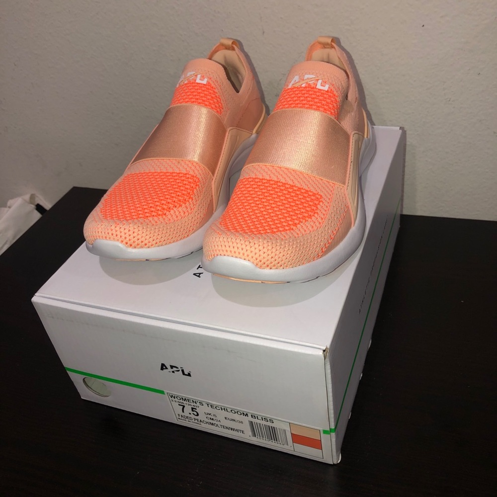 Brand new APL women’s 7.5 Techloom Bliss